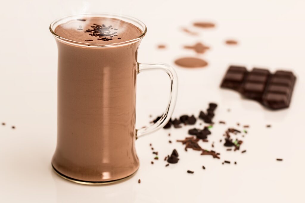 Image d'une tasse de chocolat chaud proposé par la crèmerie.