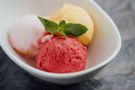 Image de trois boules de glaces proposé par la crèmerie.